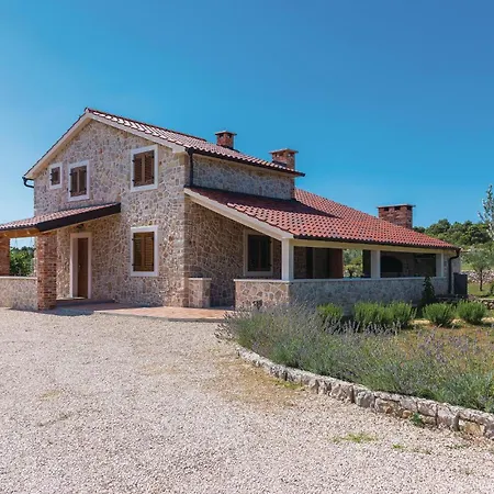 Holiday home 4 Bedroom In *