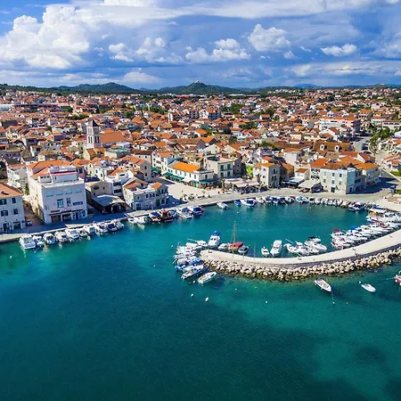 بيت للعطل 4 Bedroom In