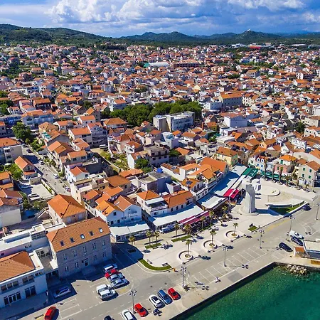 بيت للعطل 4 Bedroom In فوديس