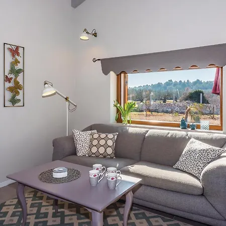 4 Bedroom In * فوديس