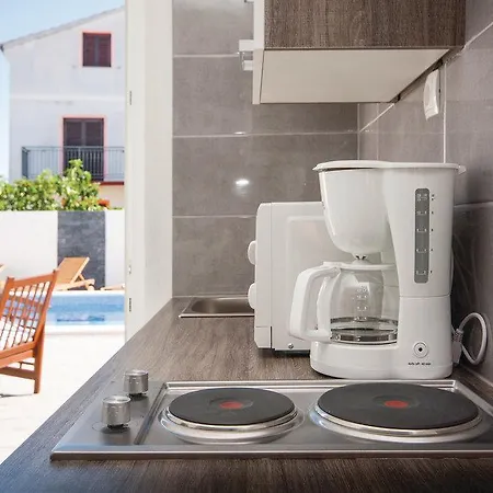 4 Bedroom In بيت للعطل *