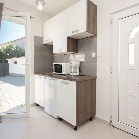 4 Bedroom In * فوديس