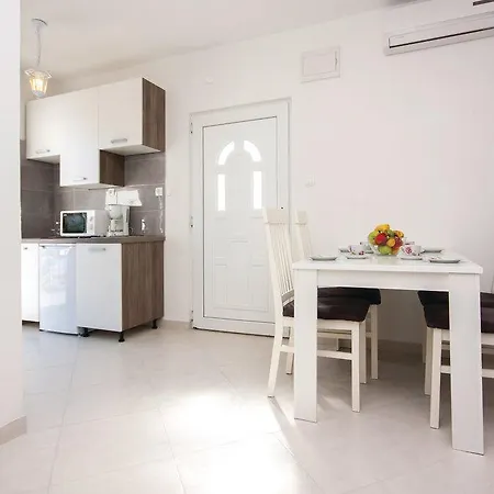 Stunning In Casa de Férias Vodice