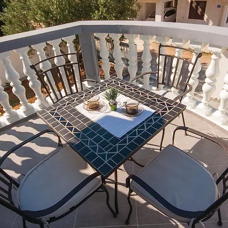 4 Bedroom In بيت للعطل