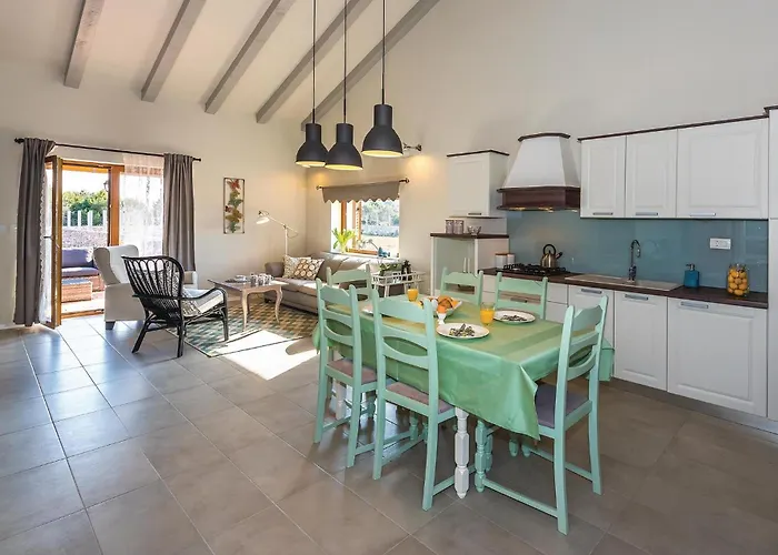 4 Bedroom In Holiday home *