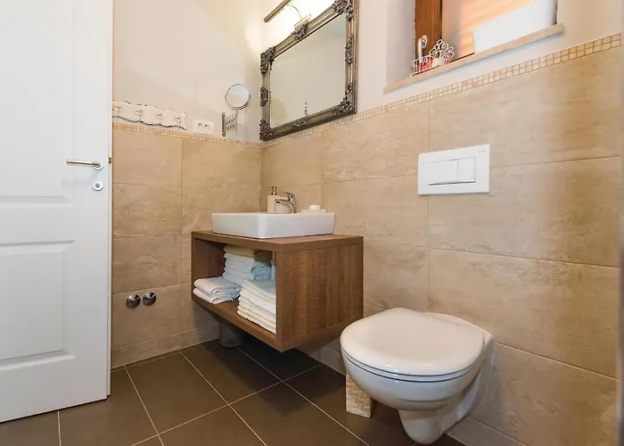 4 Bedroom In Holiday home