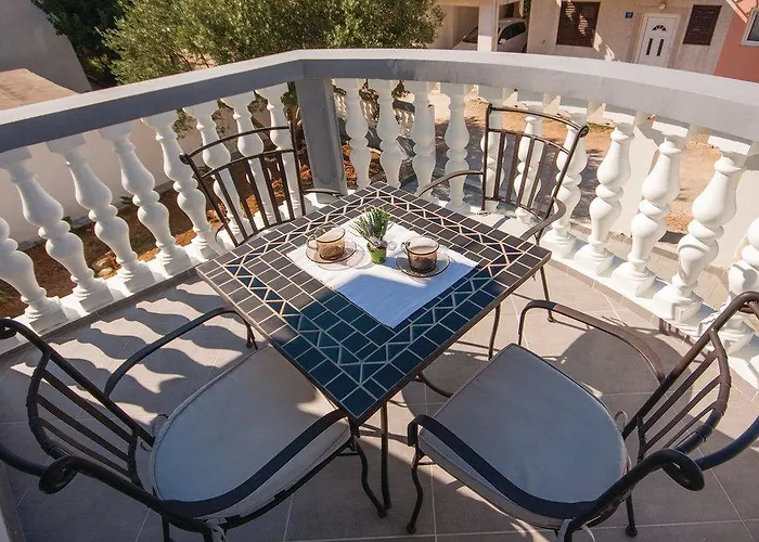 4 Bedroom In Holiday home