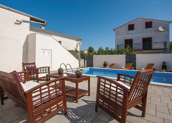 4 Bedroom In Holiday home *